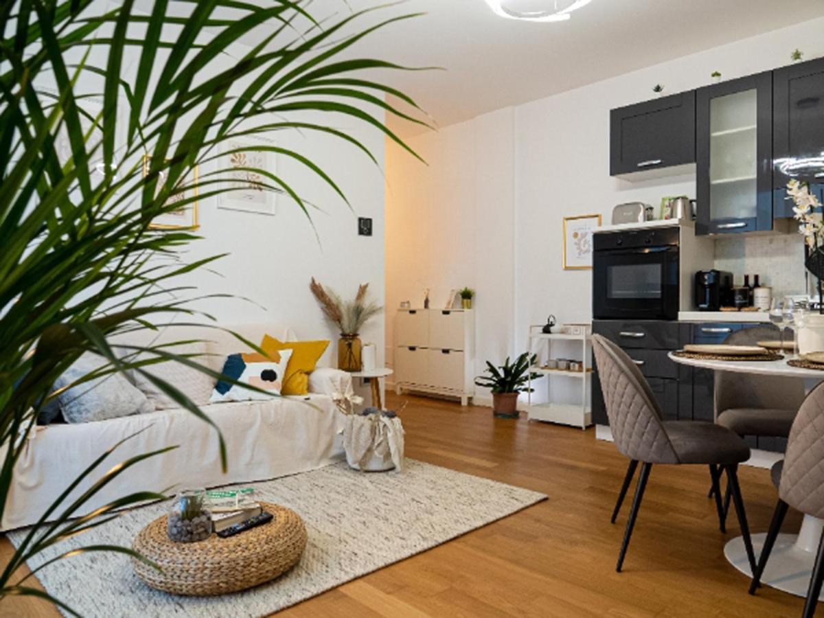 Maison Blanche: Appartamento Elegante Con Parcheggio Privato Mantova Exteriör bild