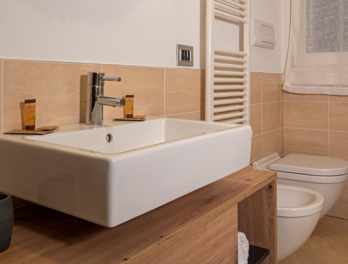 Maison Blanche: Appartamento Elegante Con Parcheggio Privato Mantova Exteriör bild